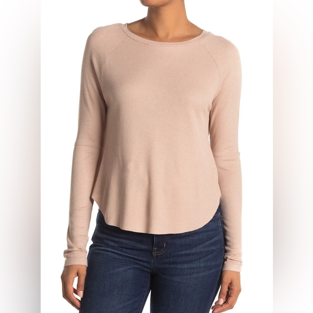 ABOUND Long Sleeve Raglan Tee Waffle Knit In Tan Dale Round Raw Hem sz XS and M.